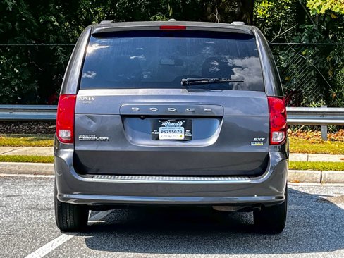 Used 2019 Dodge Grand Caravan SXT image 10