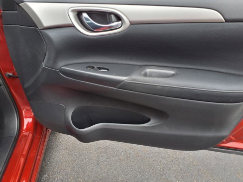 Used 2015 Nissan Sentra SV image 10