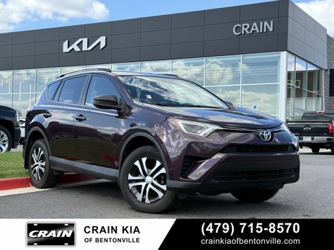 Used 2016 Toyota RAV4 LE image 1