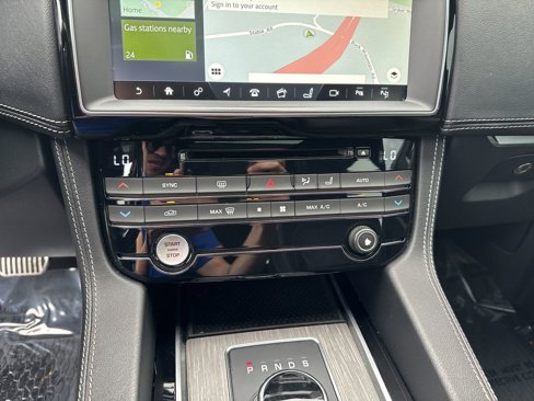 Used 2017 Jaguar F-PACE S image 25