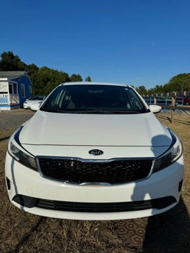 Used 2018 Kia Forte LX image 2