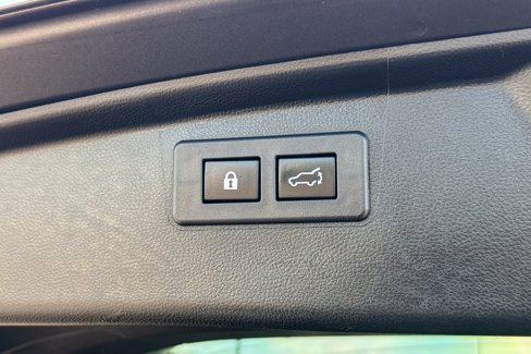 Certified 2020 Subaru Outback Onyx Edition XT w/ Popular Package #2 image 13