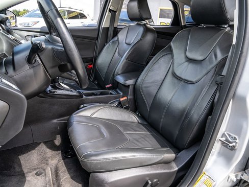 Used 2017 Ford Focus Titanium w/ Titanium Technology Package image 14