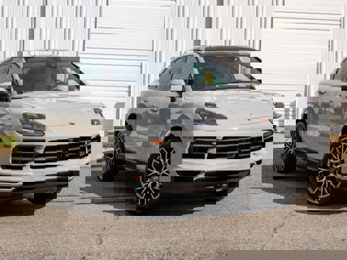 Certified 2022 Porsche Cayenne Platinum Edition image 9