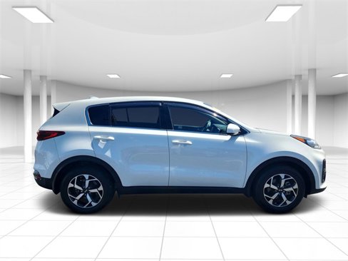 Certified 2022 Kia Sportage LX image 2