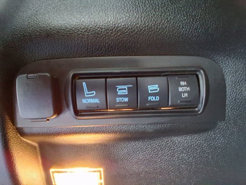 Used 2016 Ford Explorer Platinum image 29