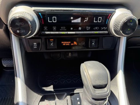 Used 2019 Toyota RAV4 XLE image 25