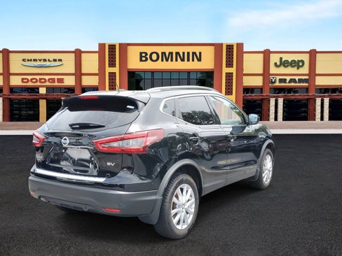 Used 2020 Nissan Rogue Sport SV image 3
