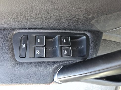 Used 2017 Volkswagen GTI SE image 27