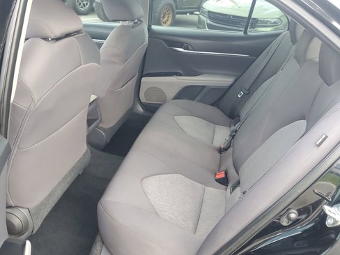 Used 2020 Toyota Camry L image 10