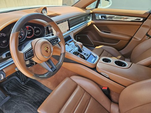 Certified 2021 Porsche Panamera image 4