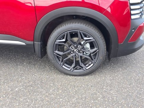 New 2025 Nissan Kicks SR w/ SR Premium Package image 2