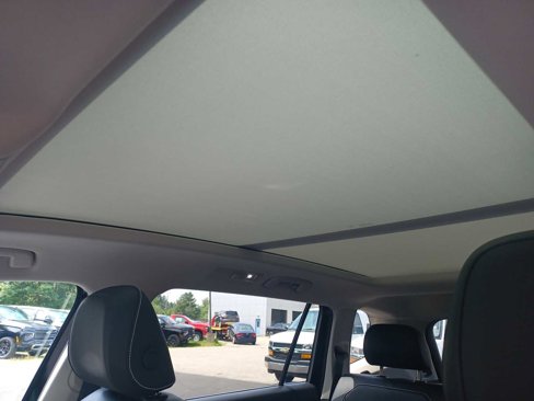Used 2024 Volkswagen Tiguan SE image 12