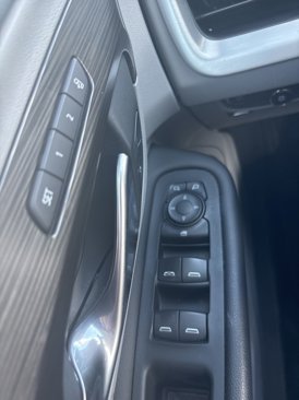 Used 2022 GMC Terrain SLT image 18