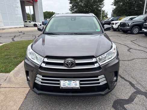 Used 2019 Toyota Highlander XLE image 4