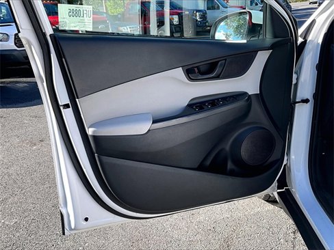 Used 2023 Hyundai Kona SEL w/ Cargo Package image 18