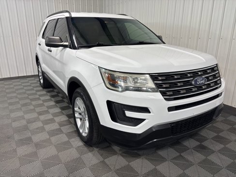 Used 2017 Ford Explorer FWD image 2