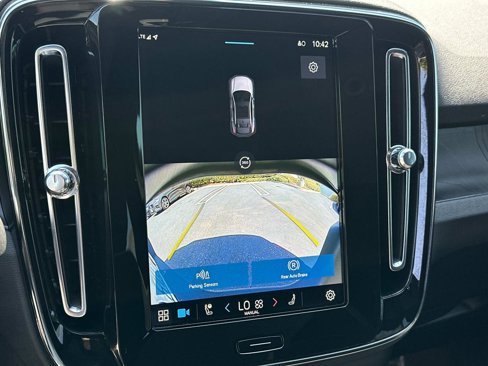 Certified 2022 Volvo C40 P8 Recharge Ultimate image 13