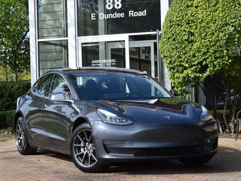 Used 2018 Tesla Model 3 Mid Range image 2