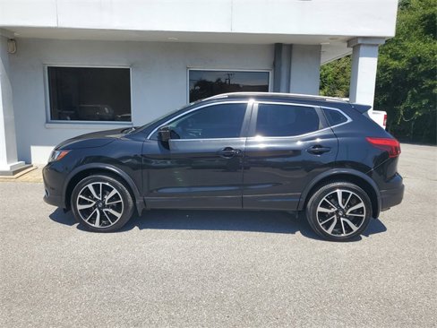 Used 2017 Nissan Rogue Sport SL image 11