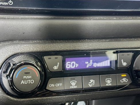 Certified 2021 Nissan Kicks SR w/ SR Premium Package image 21