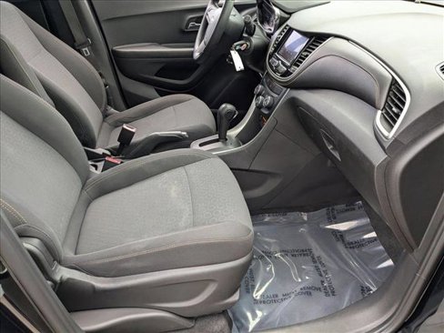 Used 2020 Chevrolet Trax LS image 19
