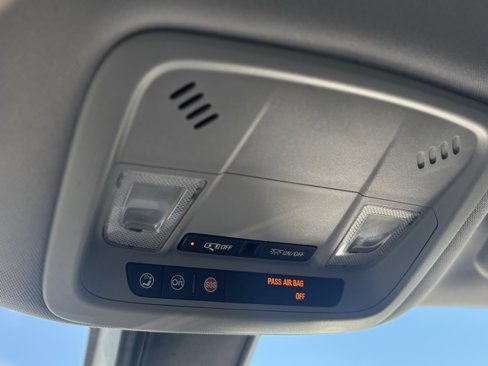 Used 2017 Chevrolet Malibu LT image 28