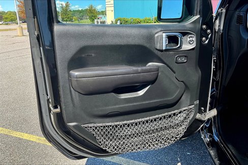 Used 2018 Jeep Wrangler Sport image 15