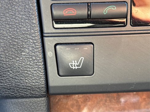 Used 2013 Mercedes-Benz E 350 4MATIC Sedan image 39