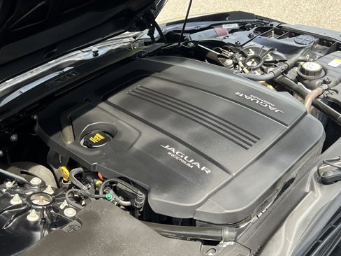 Used 2018 Jaguar F-TYPE Convertible image 21