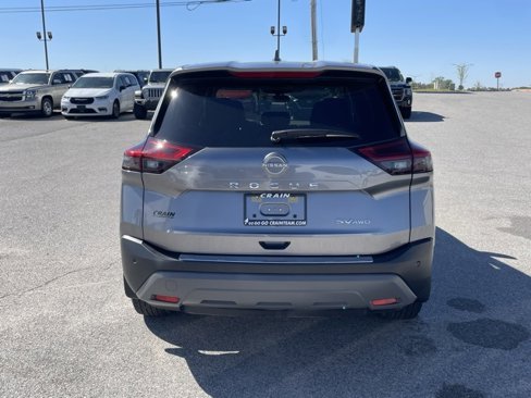 Used 2023 Nissan Rogue SV image 6