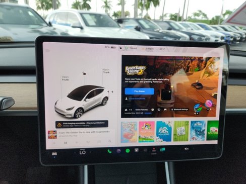 Used 2020 Tesla Model Y Long Range image 31