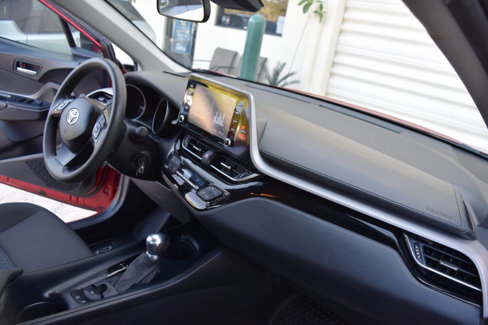 Used 2020 Toyota C-HR LE image 49