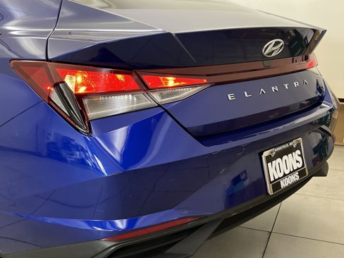 Used 2023 Hyundai Elantra SE image 27