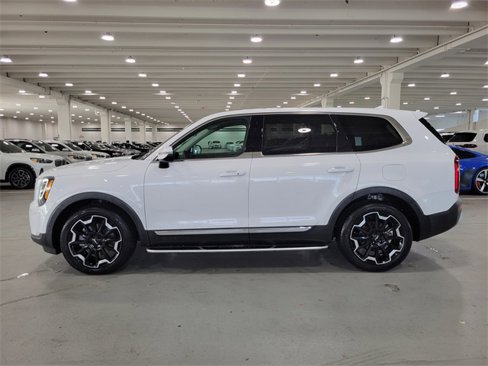 Used 2022 Kia Telluride LX image 14