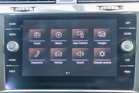 Used 2017 Volkswagen e-Golf SE image 15