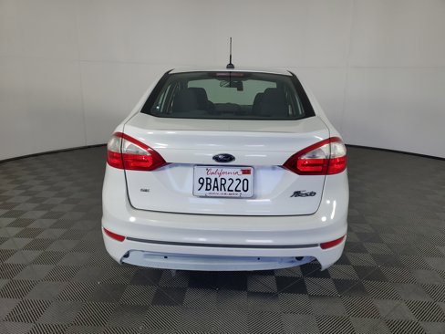 Used 2014 Ford Fiesta SE image 5
