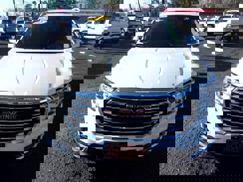 Used 2023 GMC Terrain SLT image 9