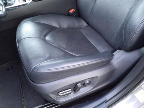 Used 2020 Toyota Camry XLE image 15