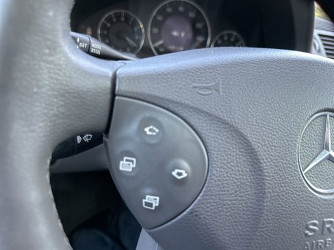 Used 2004 Mercedes-Benz E 320 Sedan image 20