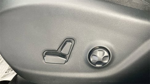 Used 2019 Jeep Cherokee Latitude Plus image 3