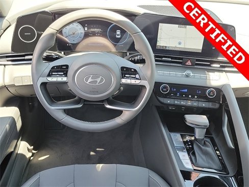 Certified 2024 Hyundai Elantra SEL w/ Convenience Package image 3
