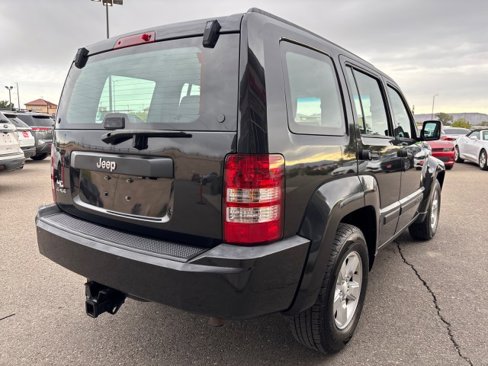 Used 2009 Jeep Liberty Sport image 4