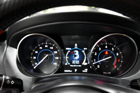 Used 2017 Jaguar XE image 12