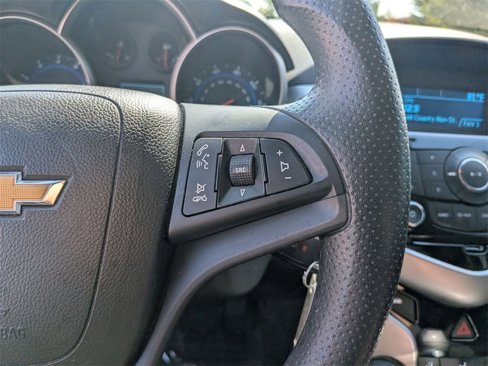 Used 2016 Chevrolet Cruze LT image 17