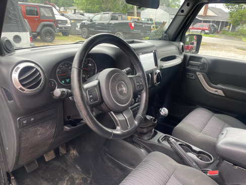 Used 2011 Jeep Wrangler Rubicon w/ Dual Top Group image 14