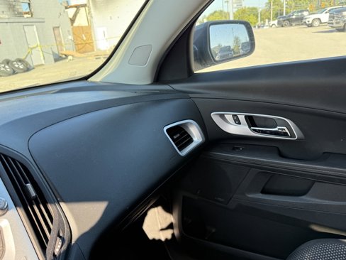 Used 2017 Chevrolet Equinox LT w/ Convenience Package image 20