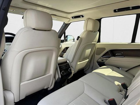 Used 2024 Land Rover Range Rover SE image 15