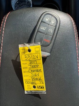 Used 2017 Jeep Cherokee Trailhawk w/ Comfort/Convenience Group image 27