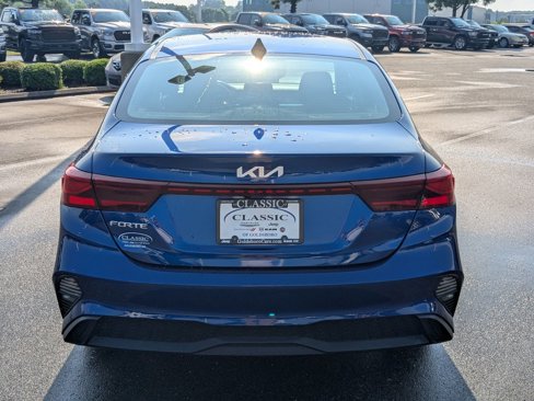 Used 2023 Kia Forte LXS image 6